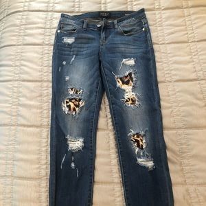 Skinny jeans with leopard print